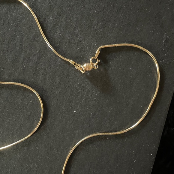 Elegant 14kGold Necklace with emerald and Diamond Pendant